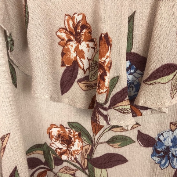 NWT 14th & Union flutter sleeve cold shoulder cami - Picture 5 of 8